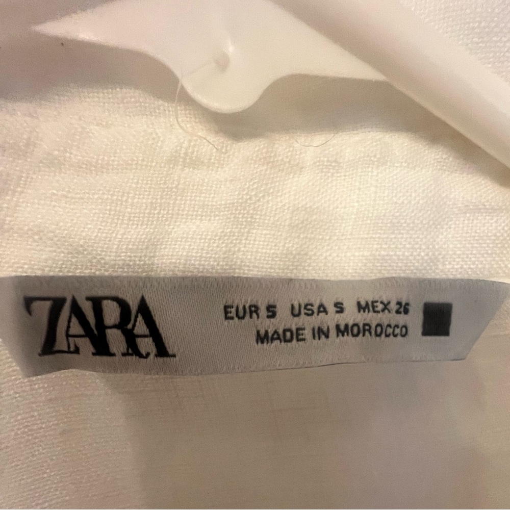 Zara Cropped White Button-Up Tie Front Shirt. Size small - Picture 2 of 3